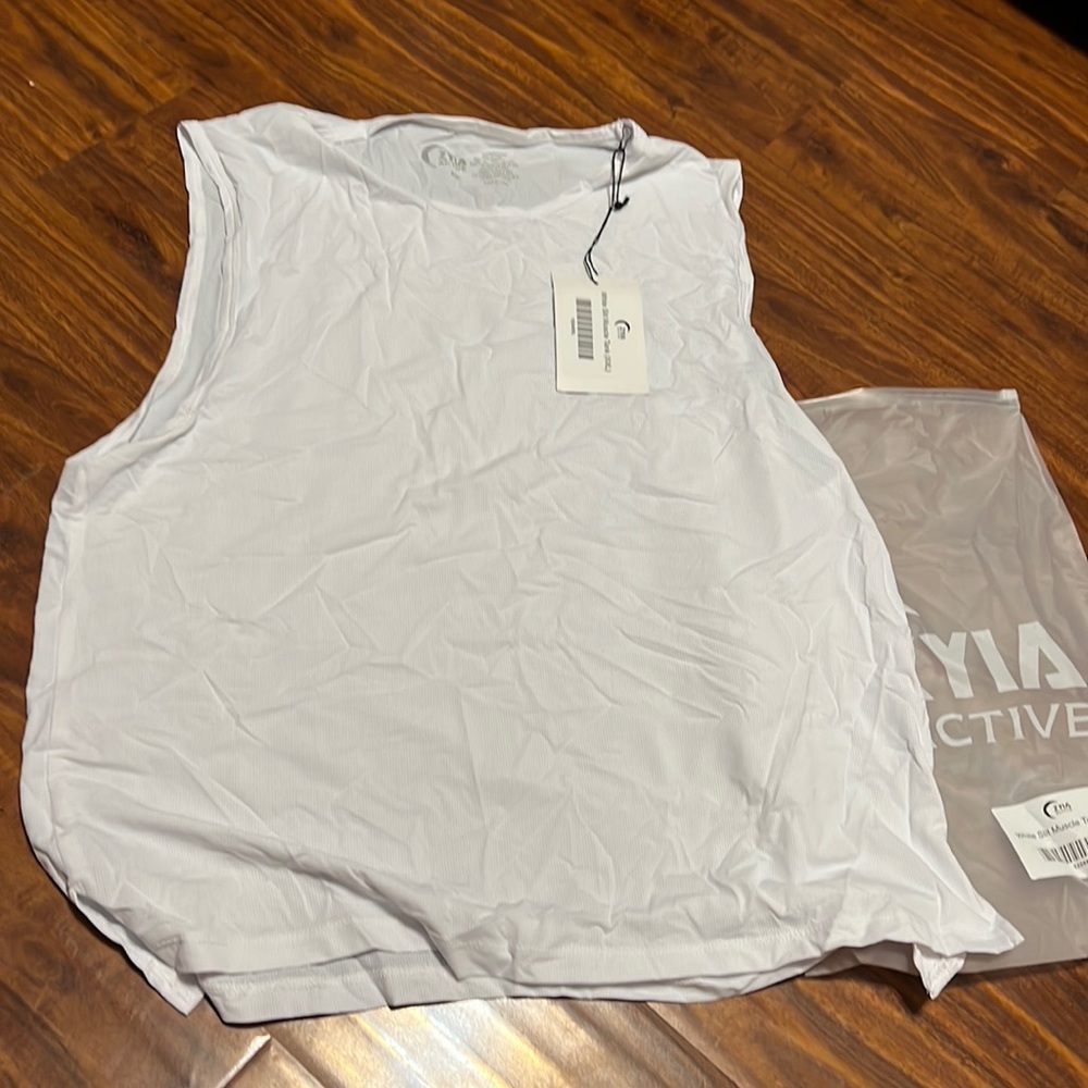New Zyia white slit muscle tank xxl